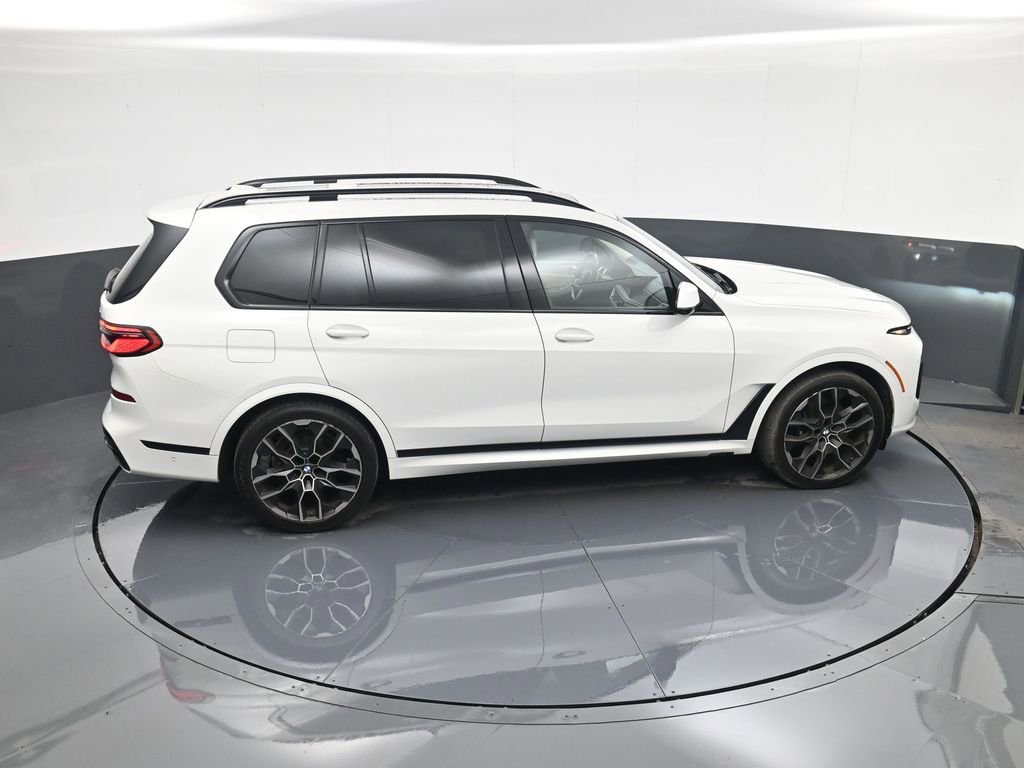 Used 2024 BMW X7 xDrive40i w/ Executive Package image 22