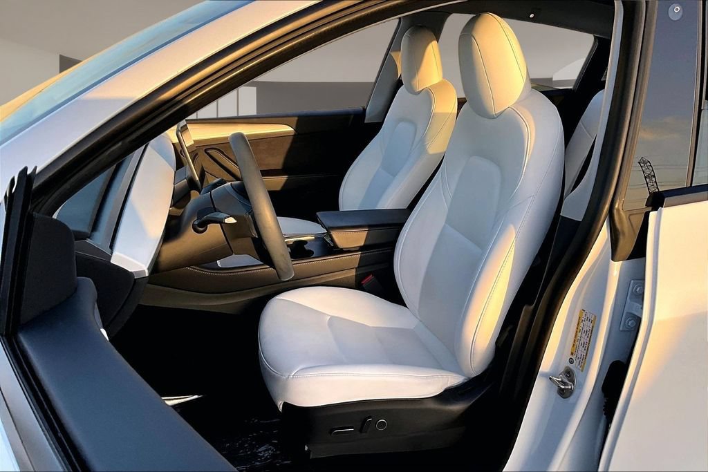 Used 2023 Tesla Model Y Performance AWD/4WD image 19