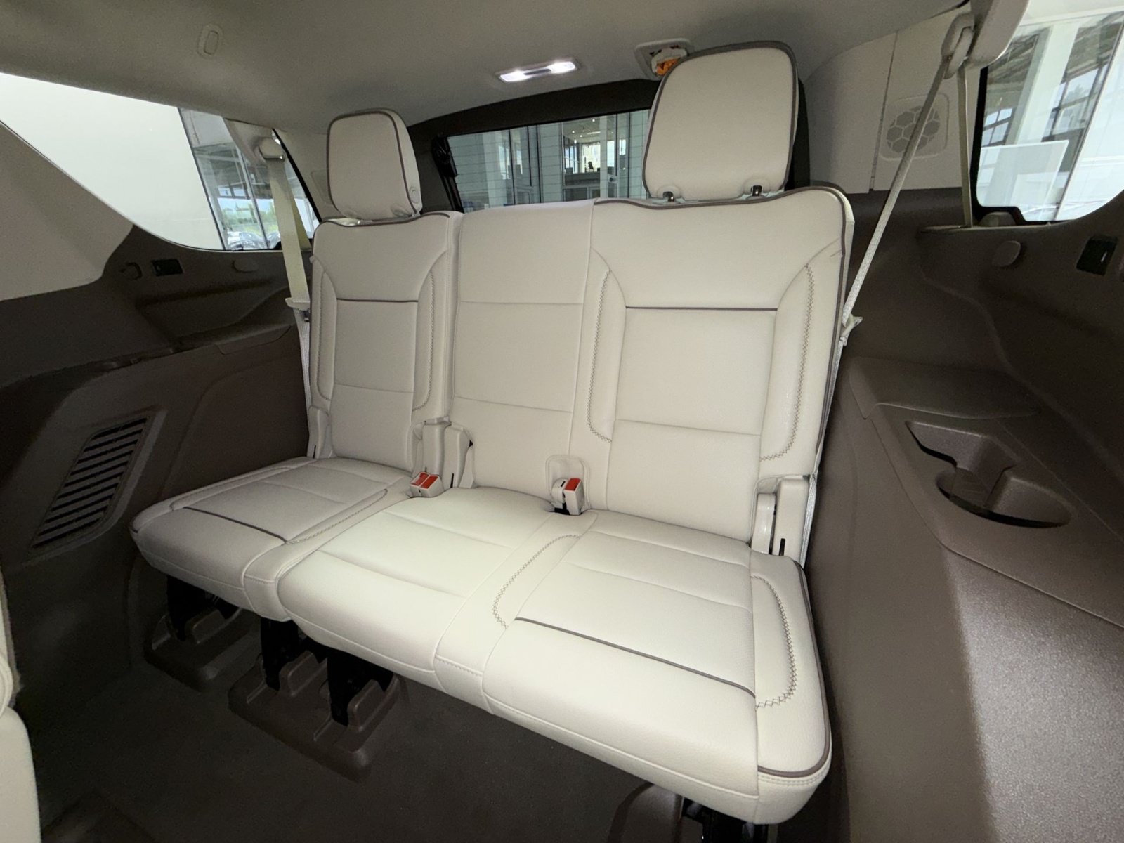 Used 2024 GMC Yukon Denali AWD/4WD image 25