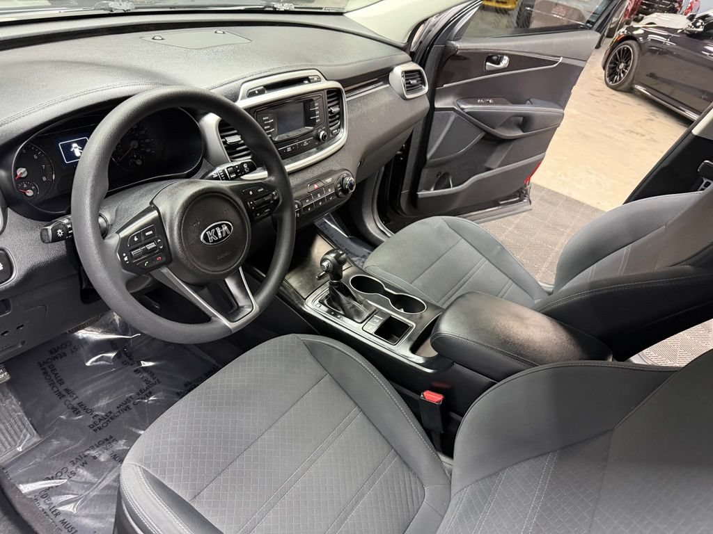 Used 2017 Kia Sorento AWD image 31