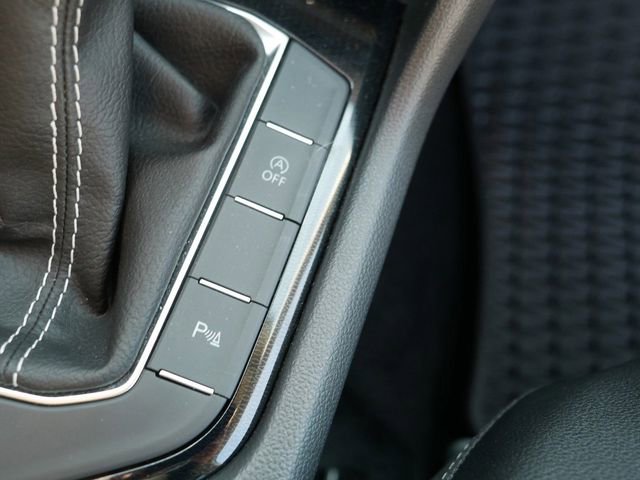 Certified 2025 Volkswagen Taos SEL AWD/4WD image 34