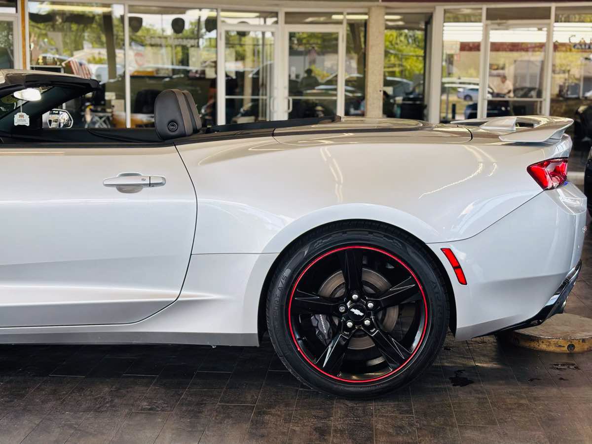 Used 2016 Chevrolet Camaro SS RWD image 13