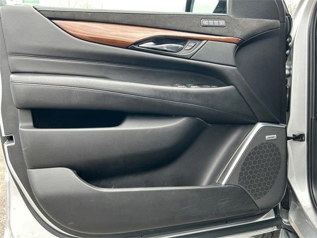 Used 2020 Cadillac Escalade Luxury image 18