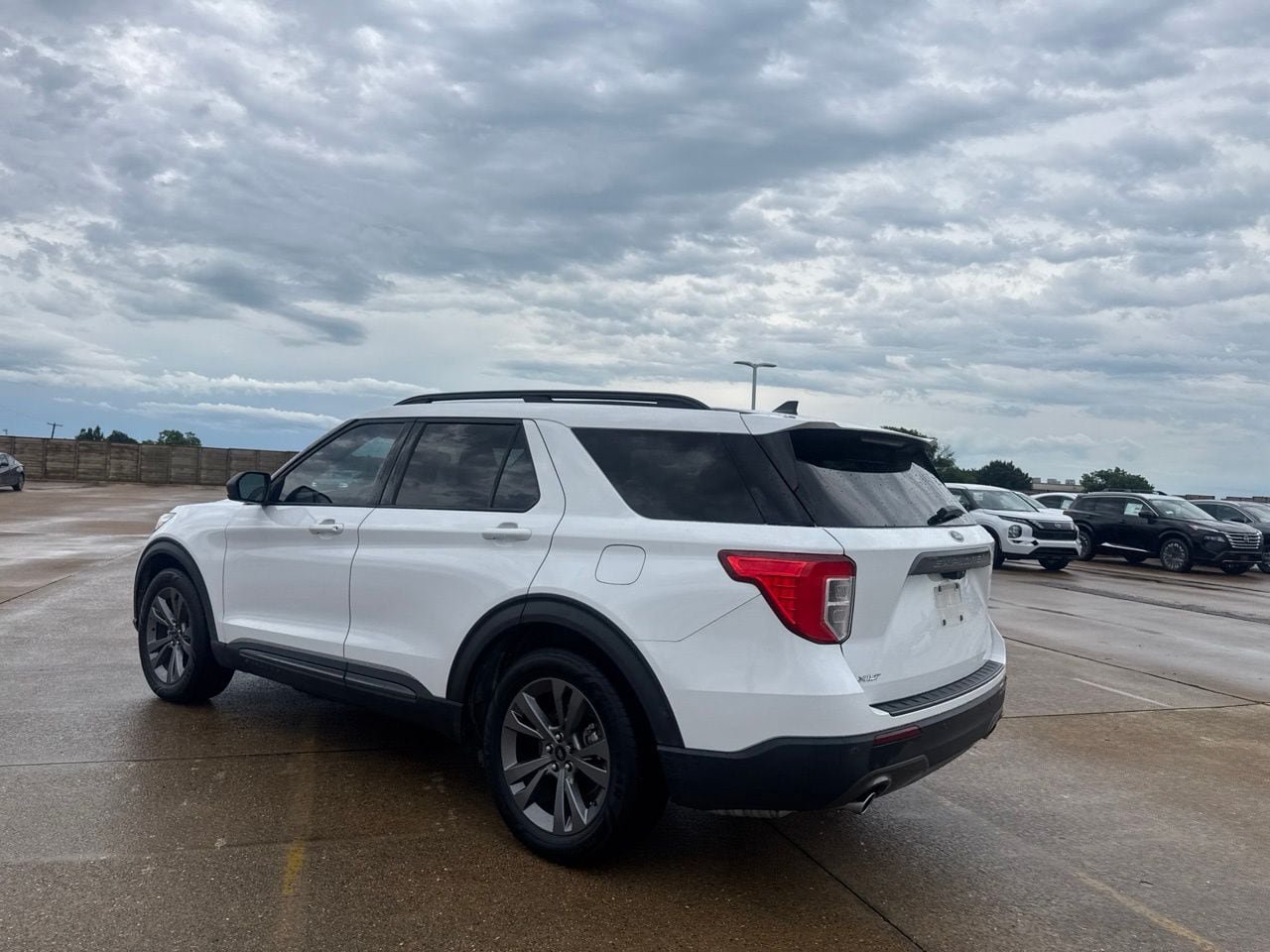 Used 2021 Ford Explorer XLT w/ Equipment Group 202A RWD image 15