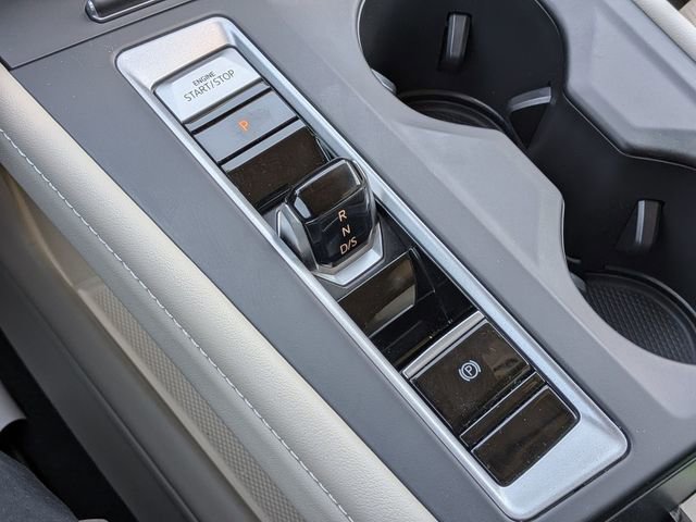 Used 2024 Volkswagen Atlas SE image 14