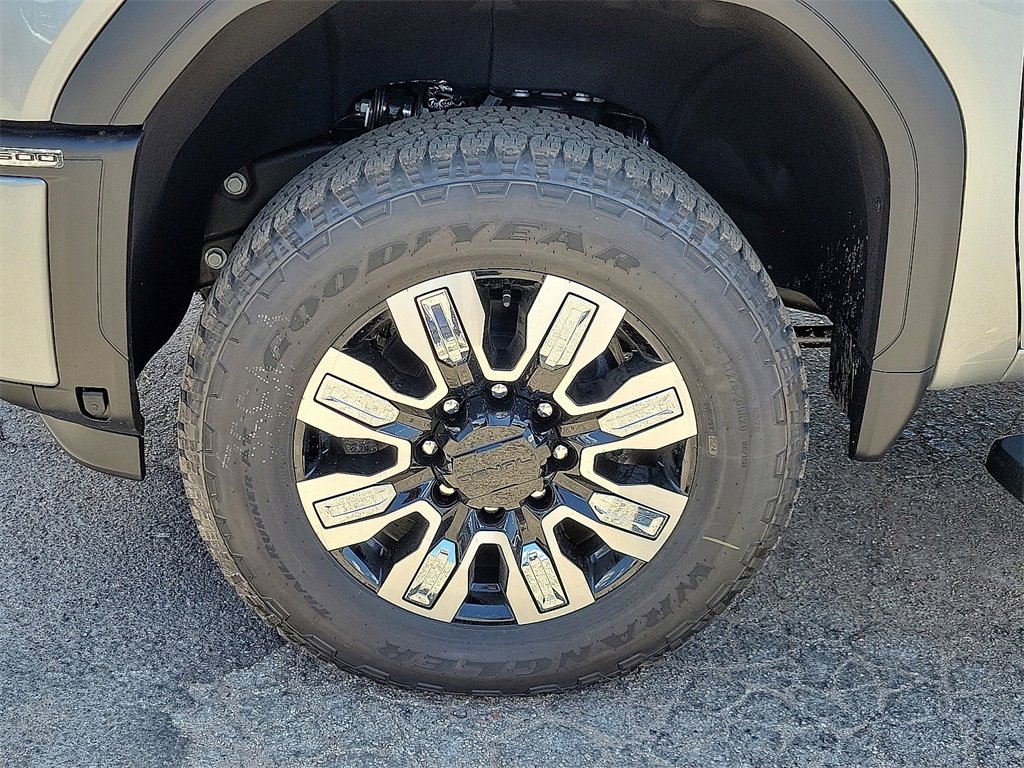 Used 2024 GMC Sierra 2500 Denali w/ Denali Reserve Package image 2