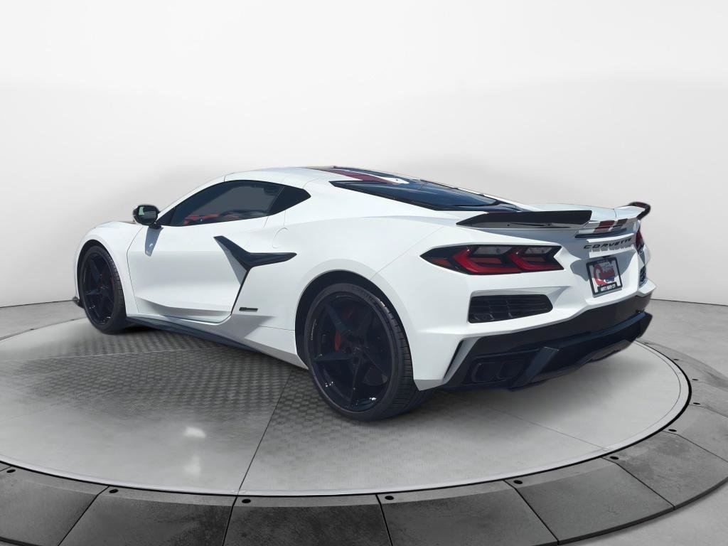 New 2026 Chevrolet Corvette E-Ray w/ Stealth Interior Trim Package AWD/4WD image 3