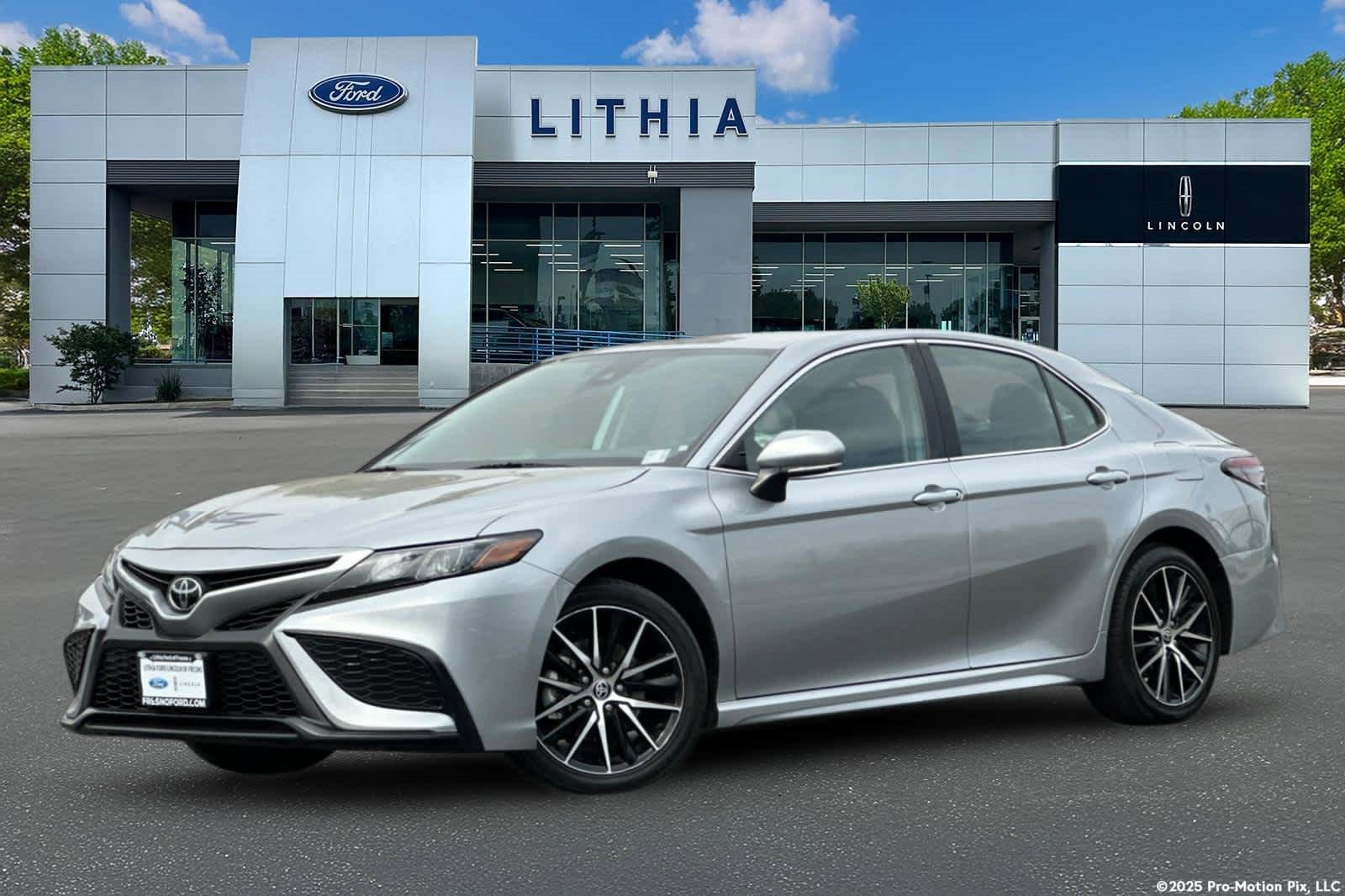 Used 2023 Toyota Camry SE