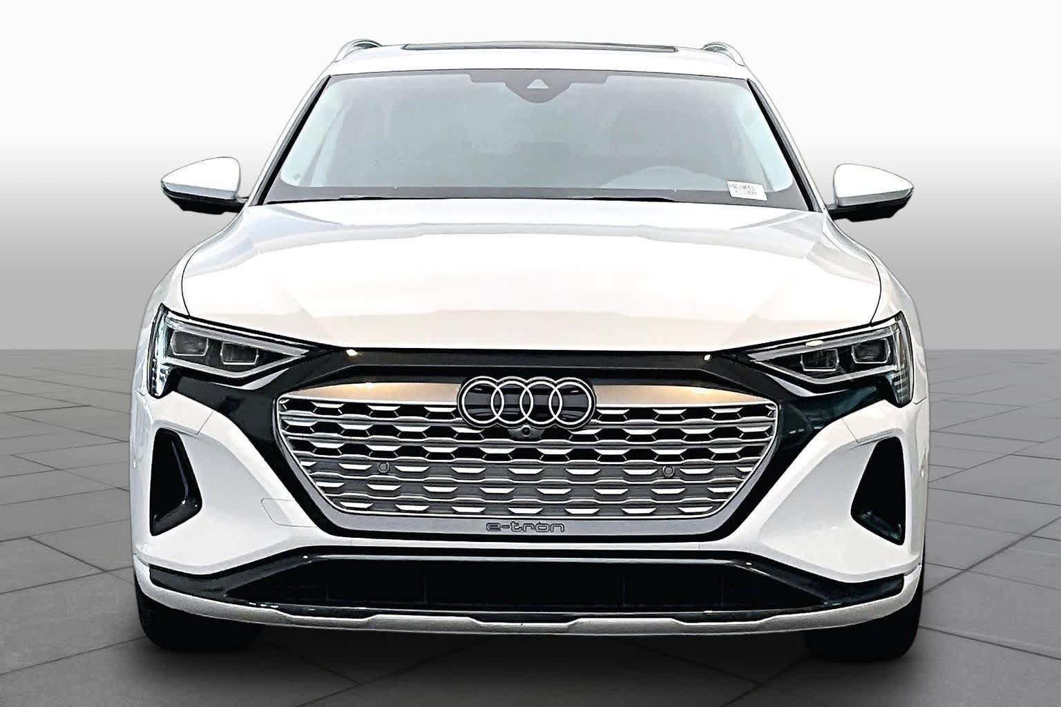 Used 2024 Audi Q8 e-tron Premium Plus w/ Premium Plus Package AWD/4WD image 2