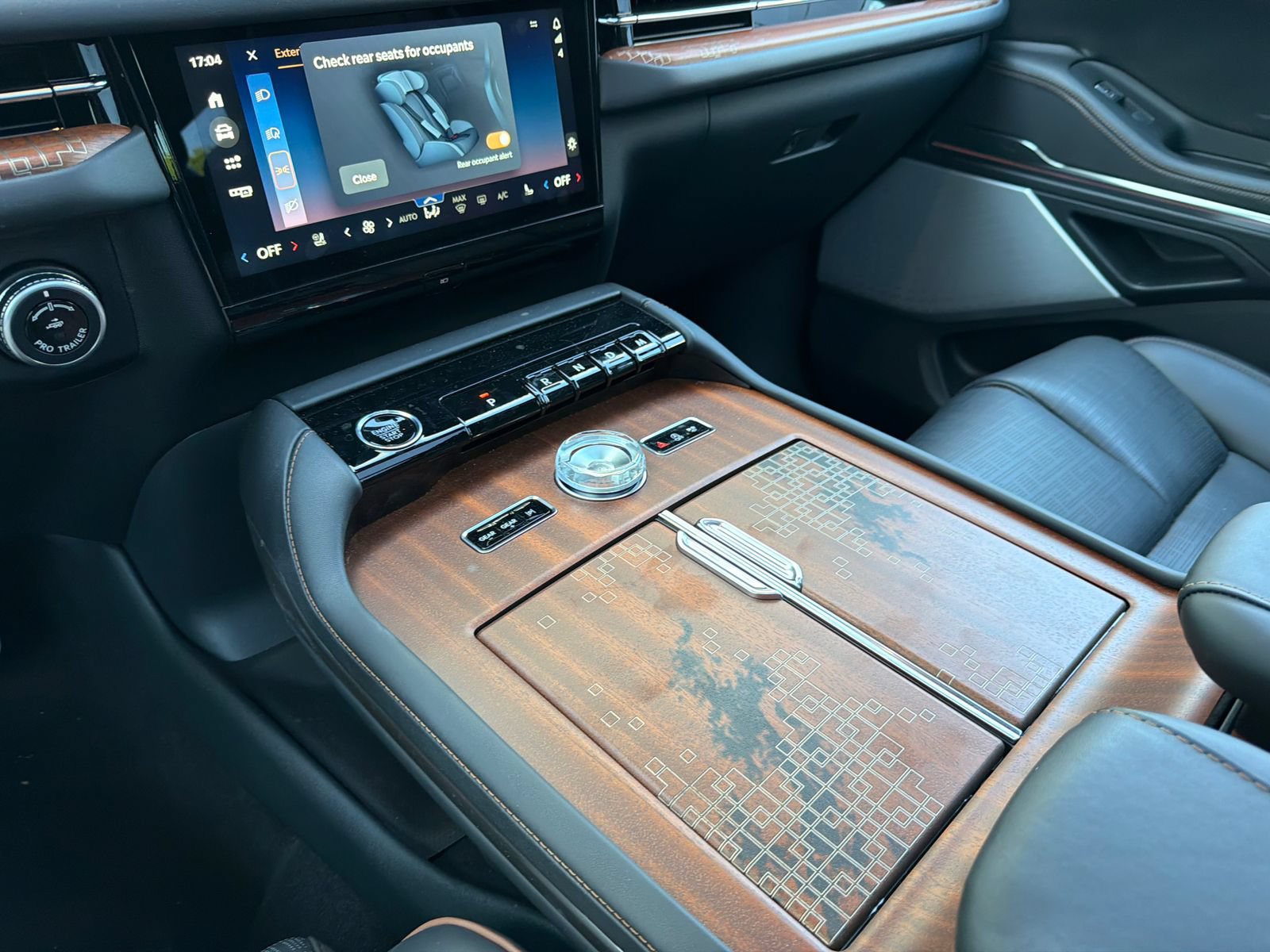New 2026 Lincoln Navigator Black Label AWD/4WD image 32