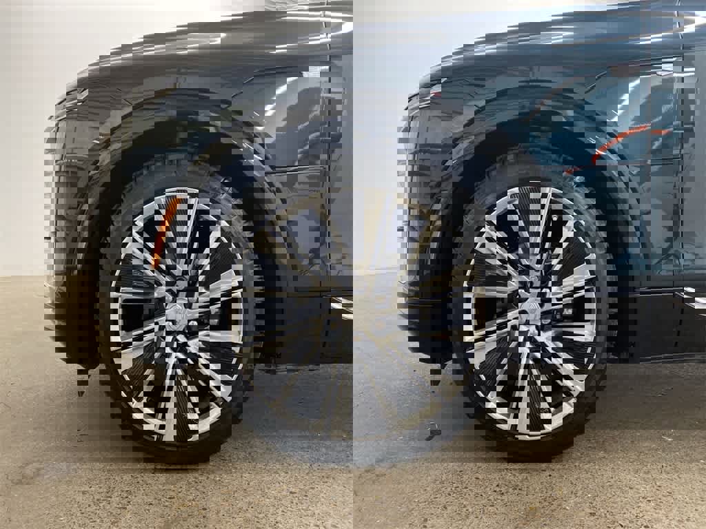 Certified 2025 Cadillac Lyriq Luxury image 12