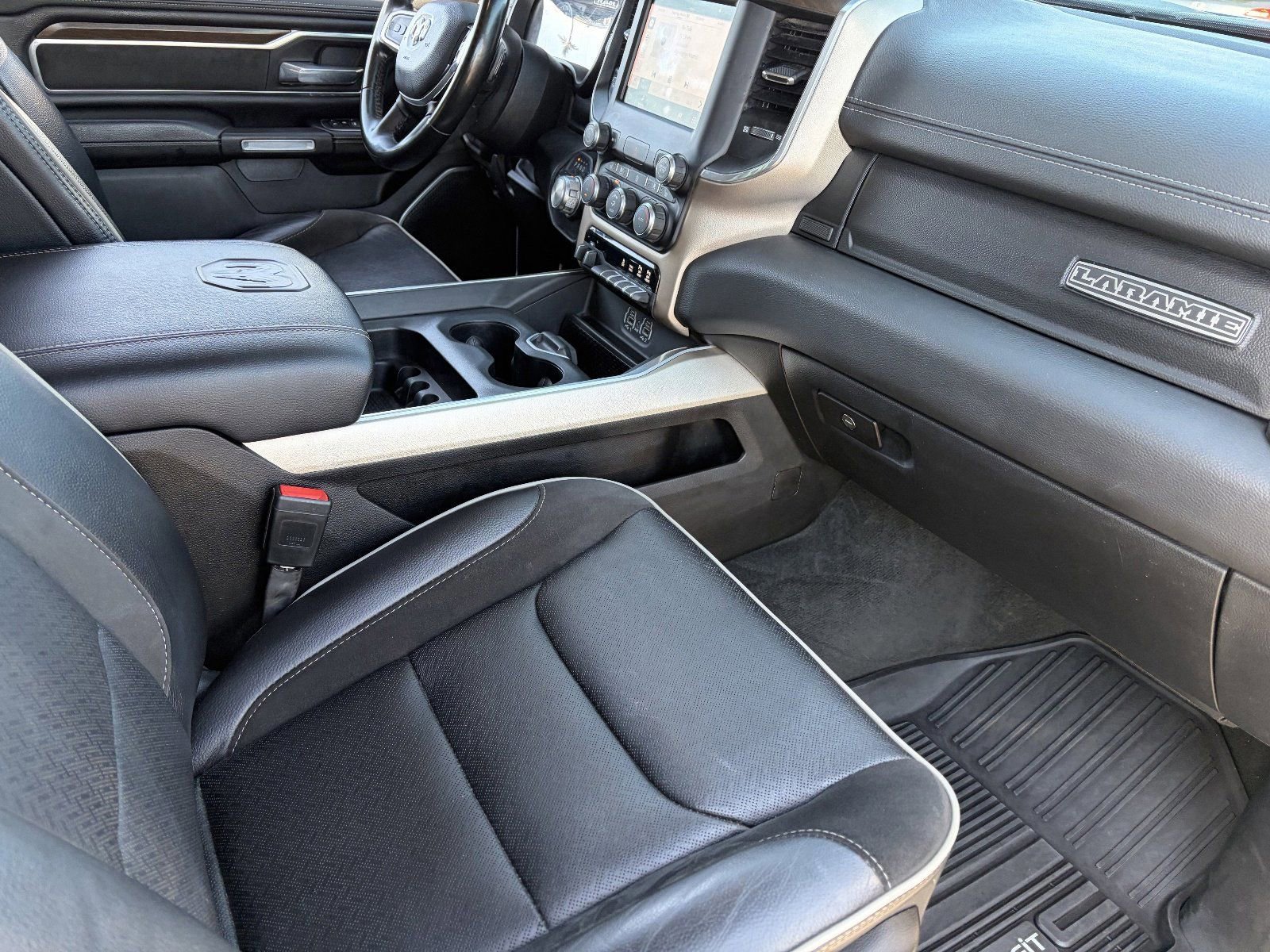 Used 2022 RAM 1500 Laramie AWD/4WD image 16