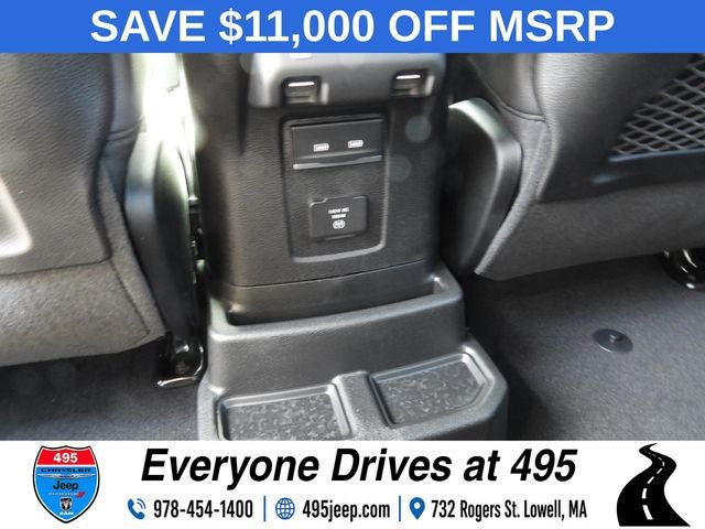 New 2025 Jeep Wrangler Unlimited Sahara w/ Technology Group AWD/4WD image 15