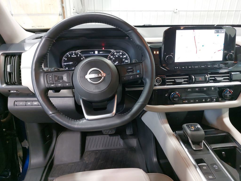 Used 2023 Nissan Pathfinder SL image 16