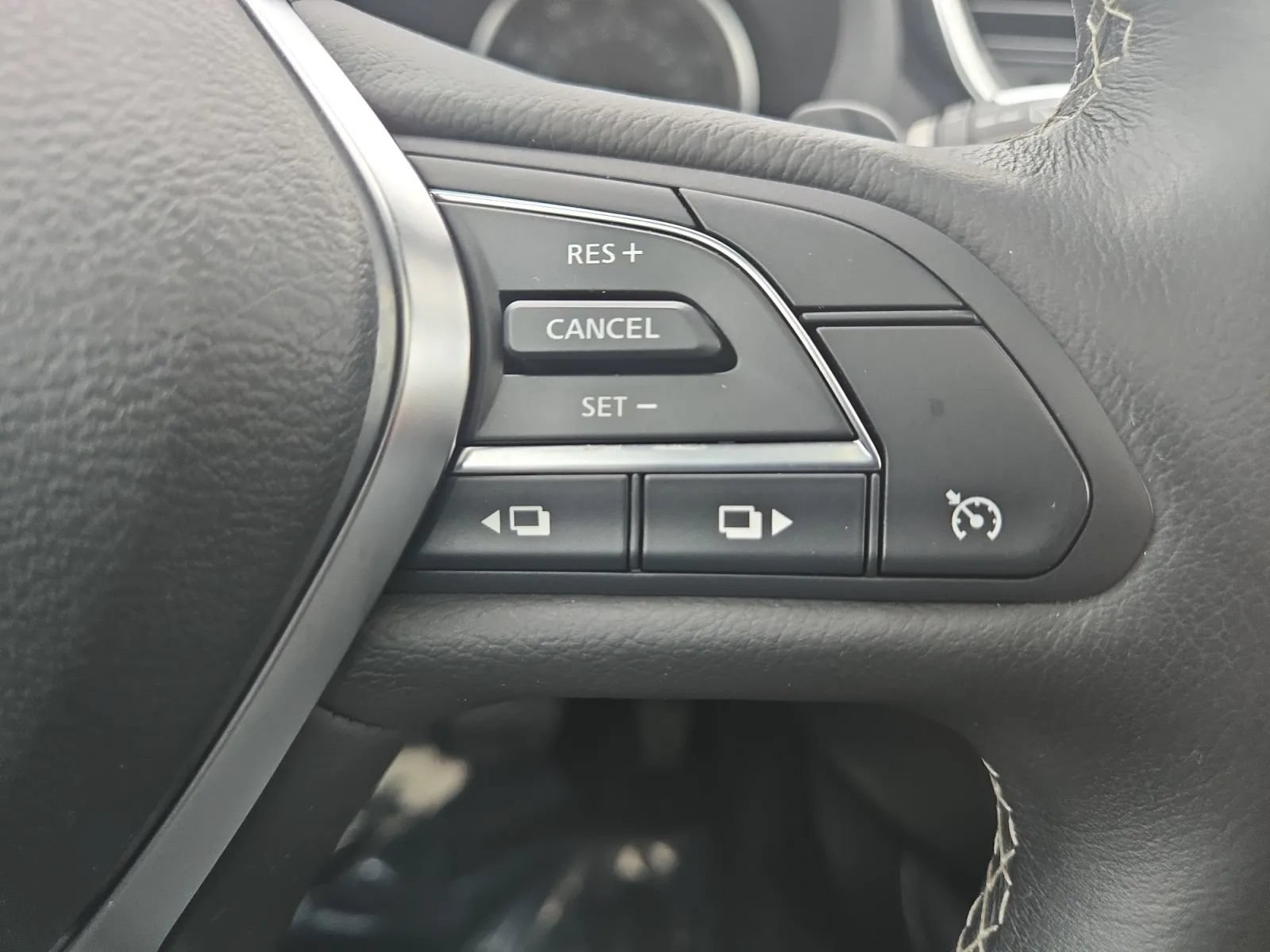 Used 2019 INFINITI QX50 Luxe AWD/4WD image 23