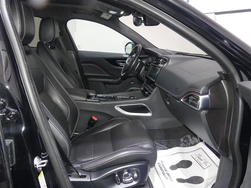 Used 2019 Jaguar F-PACE S image 23
