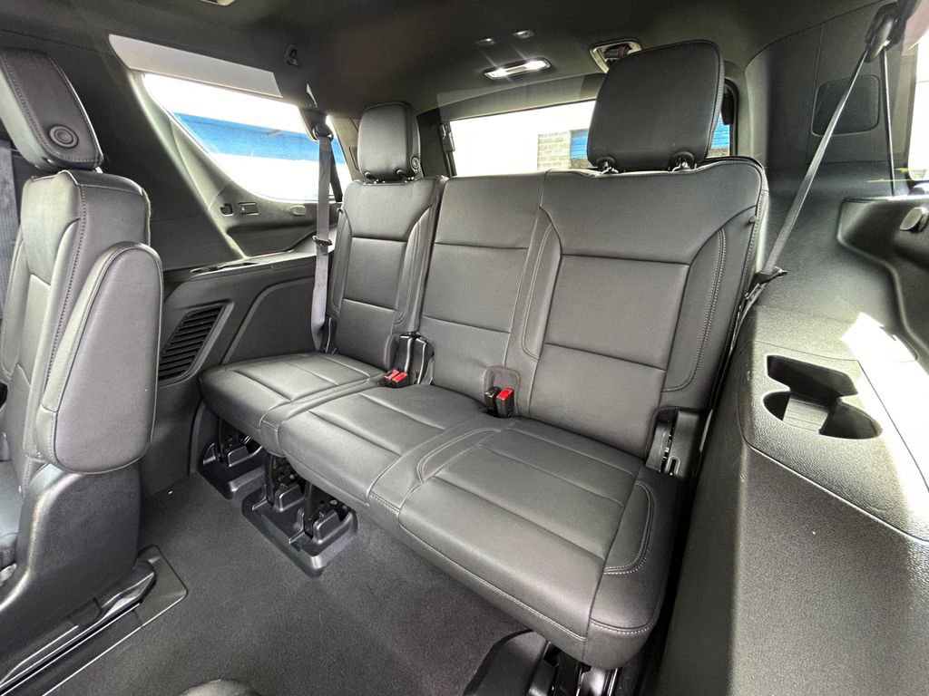 Used 2023 Chevrolet Tahoe Z71 w/ Luxury Package AWD/4WD image 33