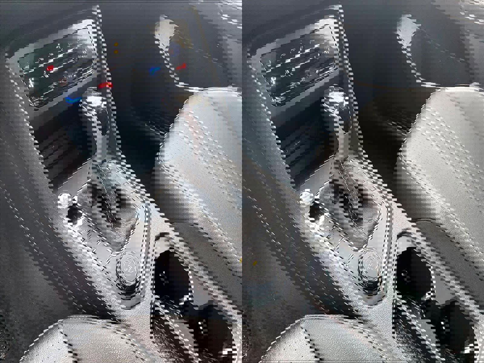 Used 2022 Volkswagen Tiguan SE R-Line image 21