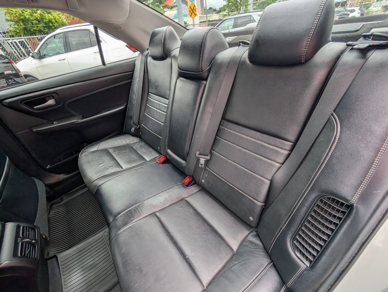 Used 2017 Toyota Camry XLE w/ Moonroof Package FWD image 18