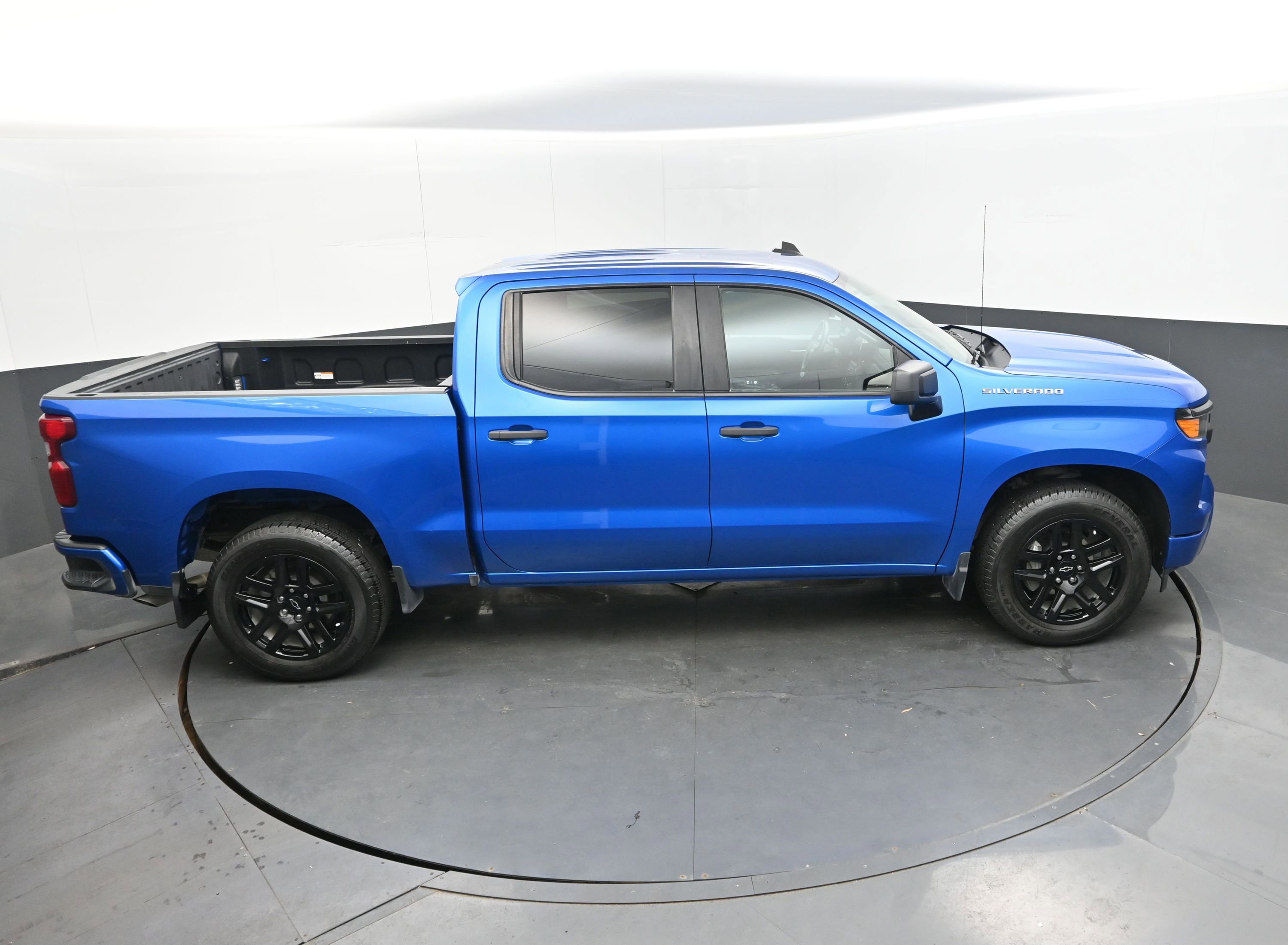 Used 2023 Chevrolet Silverado 1500 Custom image 39