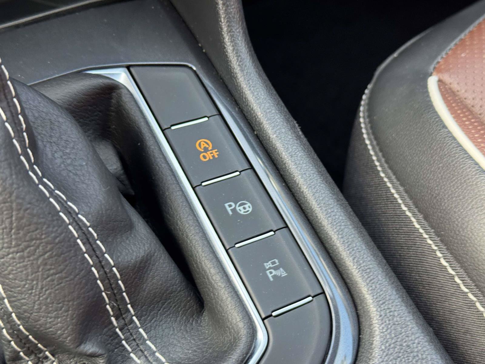Certified 2024 Volkswagen Tiguan SEL R-Line AWD/4WD image 33