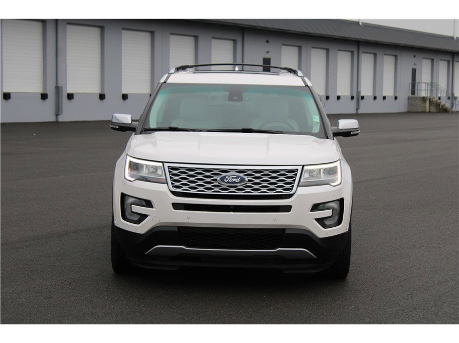 Used 2017 Ford Explorer Platinum image 4