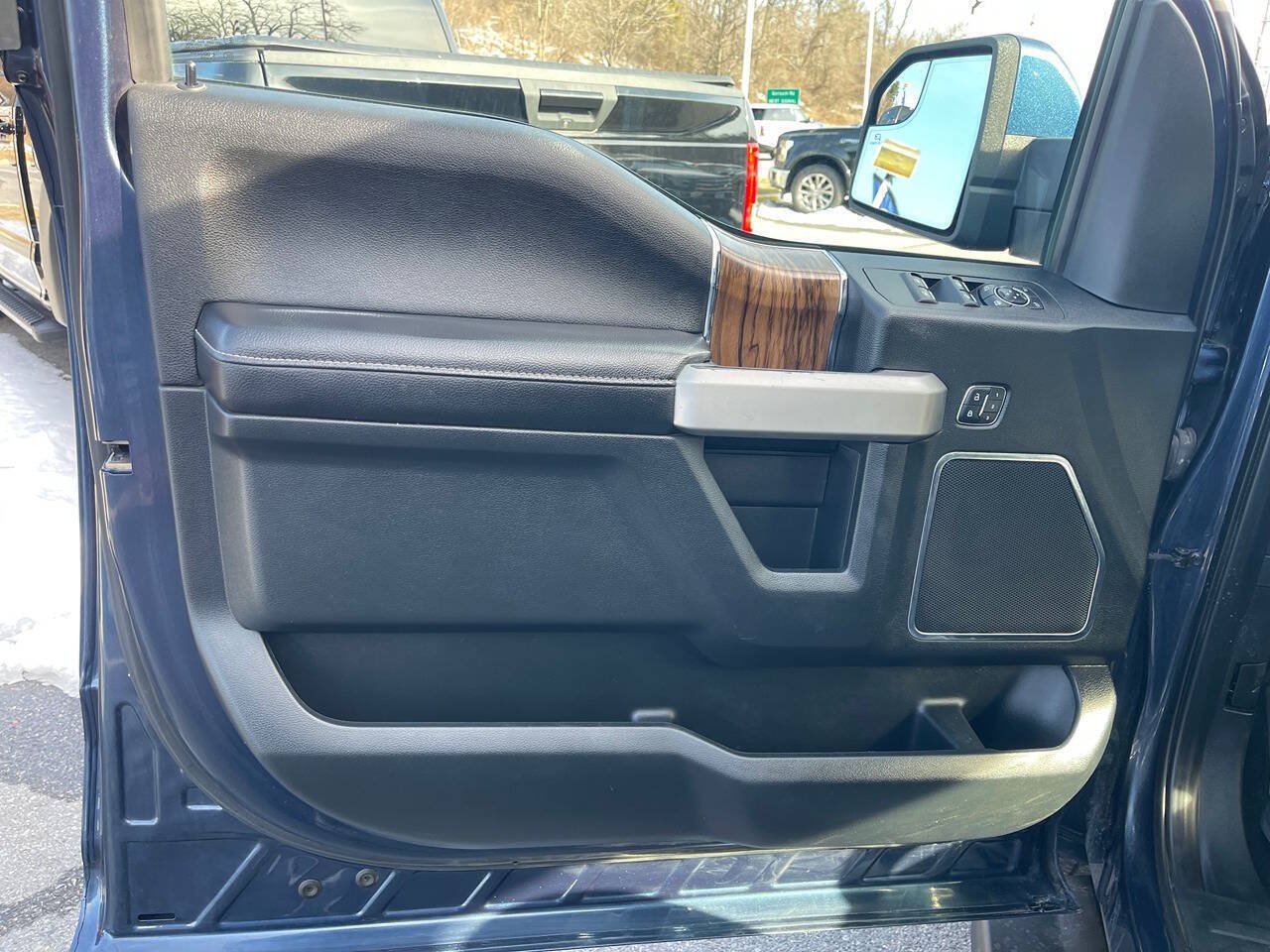 Used 2019 Ford F150 Lariat AWD/4WD image 23