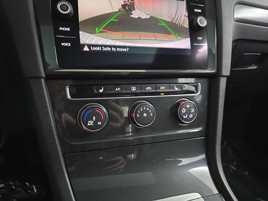 Used 2019 Volkswagen Golf SE FWD image 25