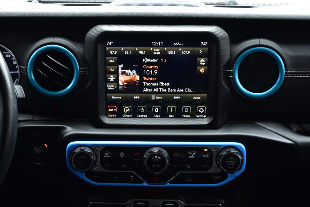 Used 2023 Jeep Wrangler Unlimited Sahara w/ Cold Weather Group AWD/4WD image 37