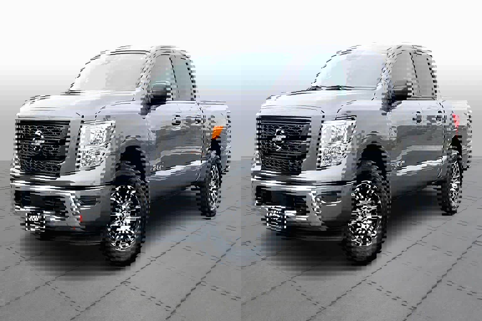 Used 2024 Nissan Titan SV w/ Accessory Utility Package image 2