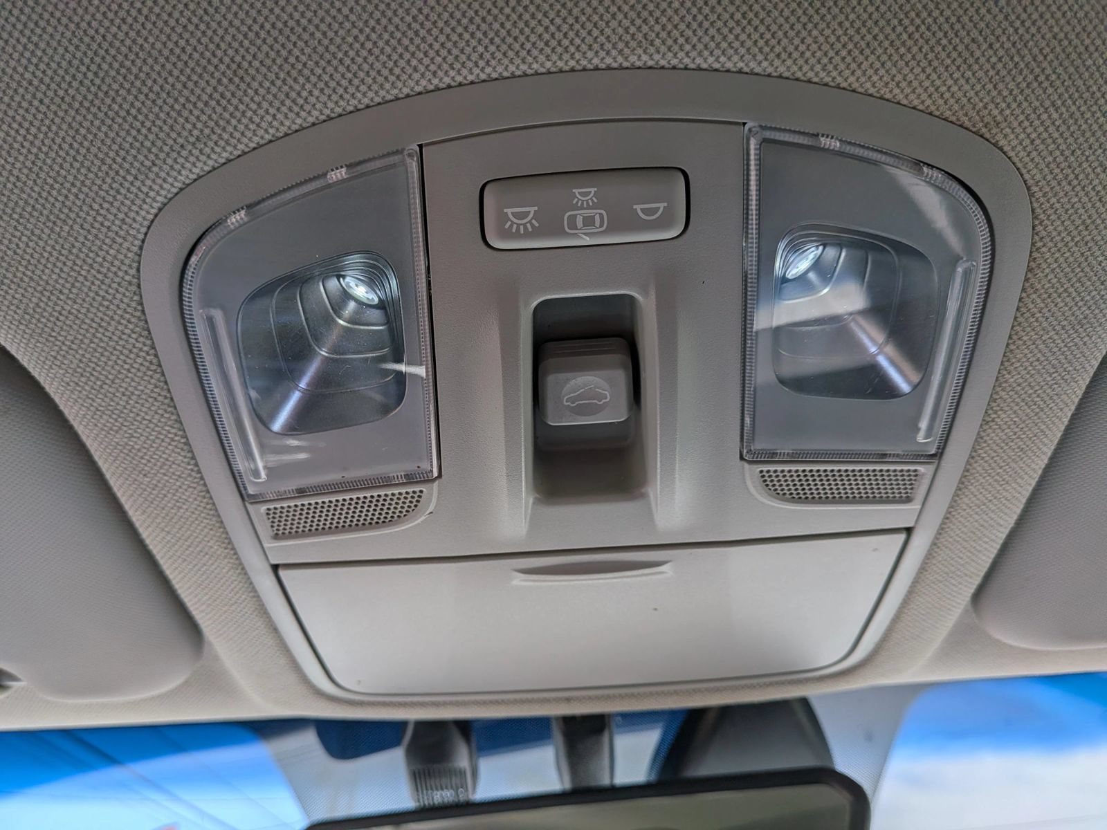 Used 2020 Hyundai Ioniq SEL FWD image 42