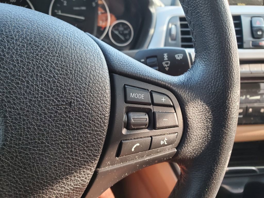 Used 2016 BMW 320i Sedan image 17