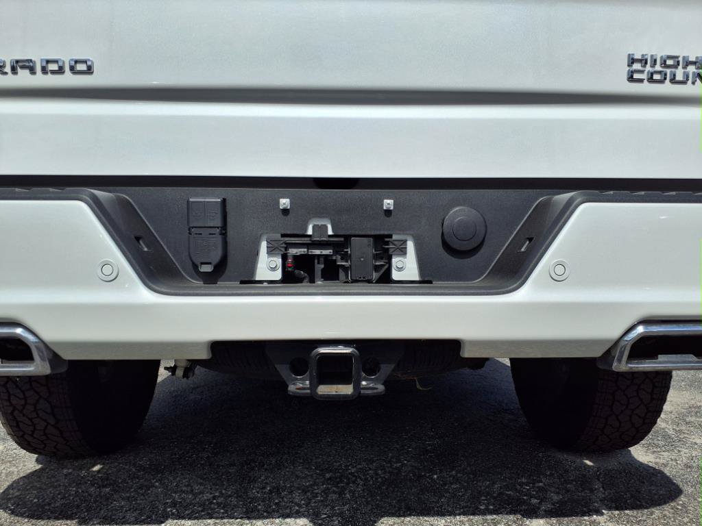 Certified 2024 Chevrolet Silverado 1500 High Country w/ Z71 Off-Road Package AWD/4WD image 35