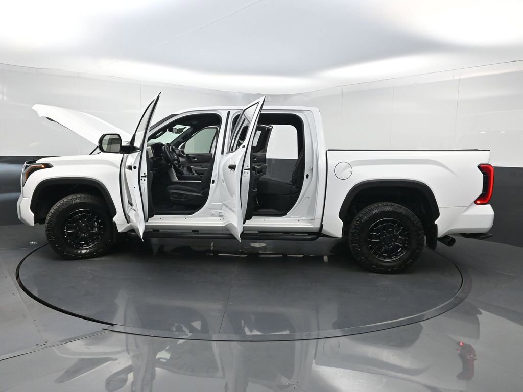 Used 2025 Toyota Tundra SR5 w/ SR5 Convenience Package AWD/4WD image 38