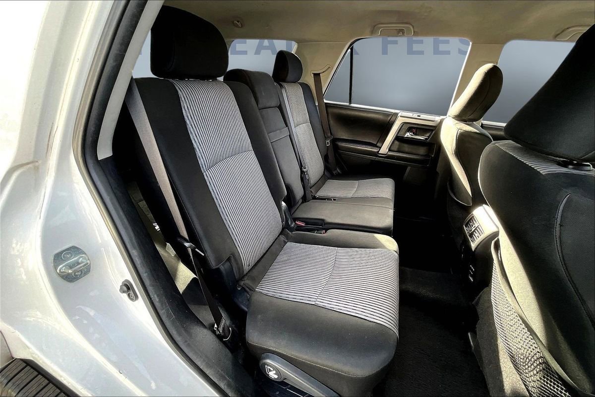 Used 2016 Toyota 4Runner SR5 image 25