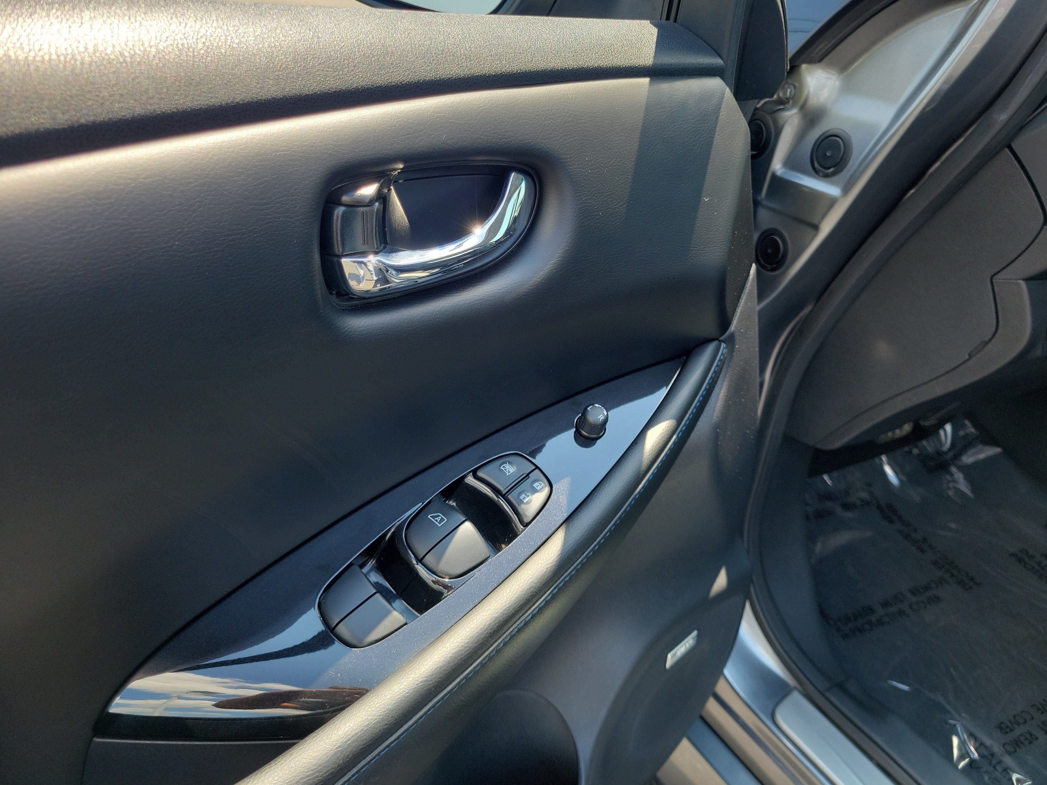 Certified 2022 Nissan Leaf SL Plus FWD image 18