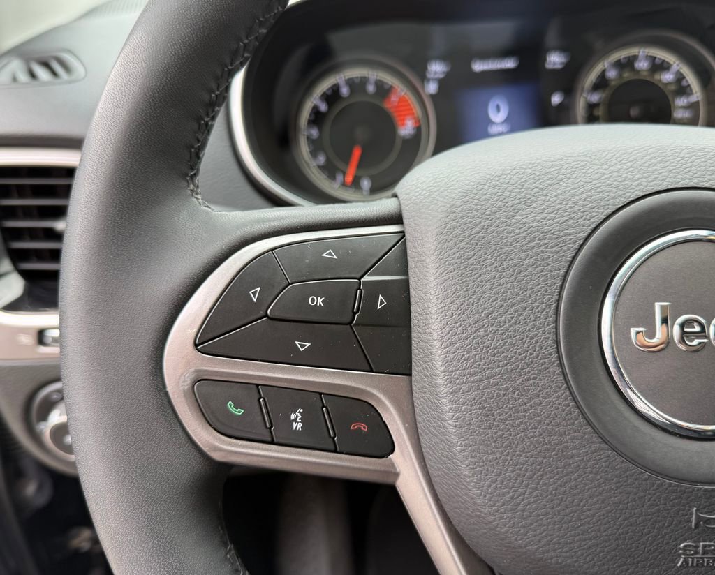 Used 2022 Jeep Cherokee Limited image 24