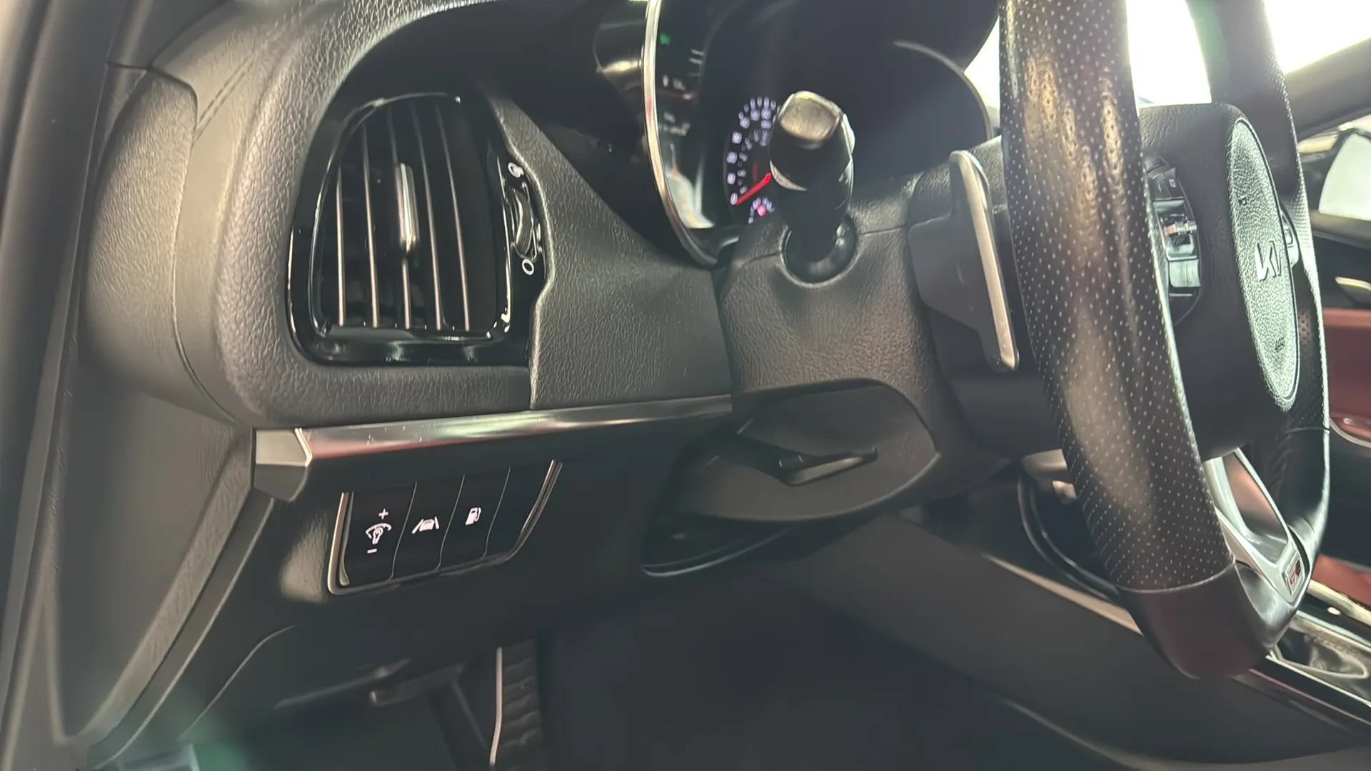 Used 2022 Kia Stinger GT-Line w/ Sun & Sound Package RWD image 23