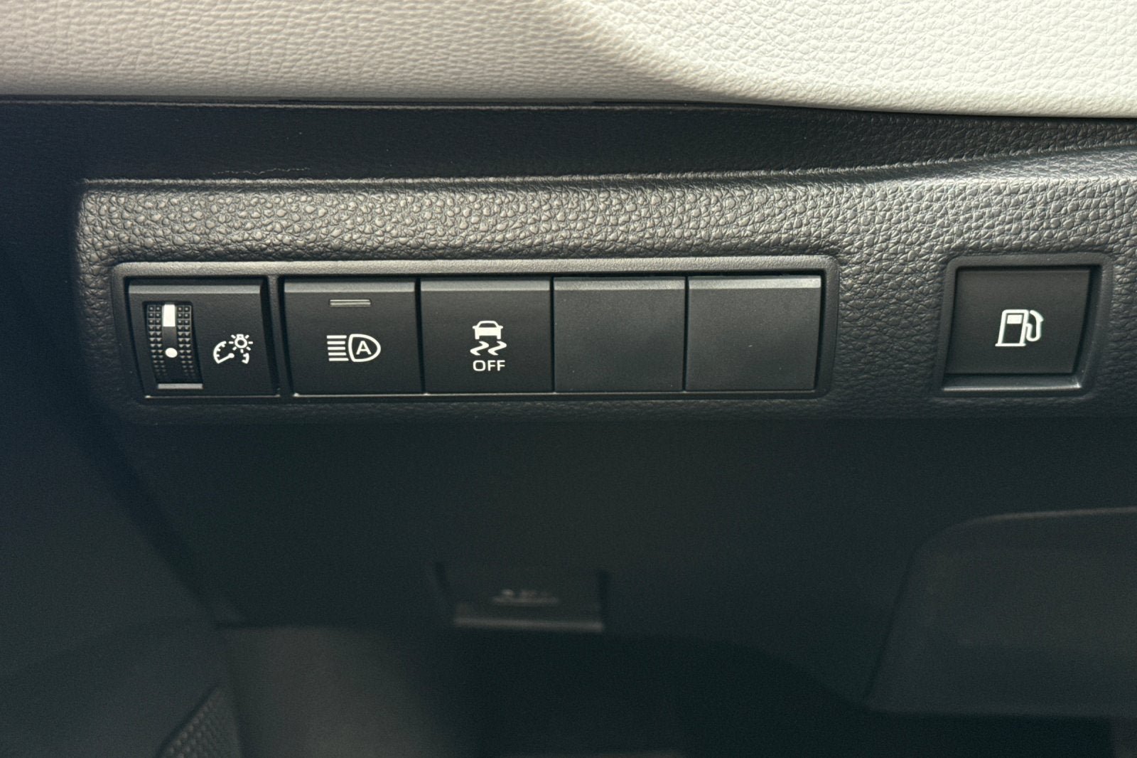 New 2026 Toyota Corolla SE FWD image 28