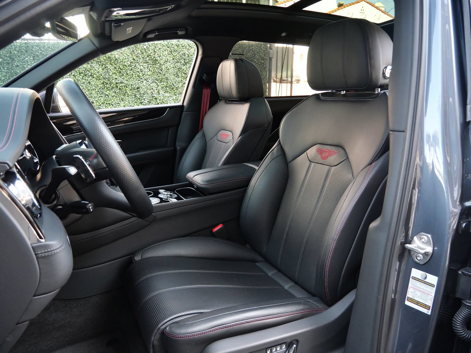 Used 2024 Bentley Bentayga Extended Wheelbase AWD/4WD image 16