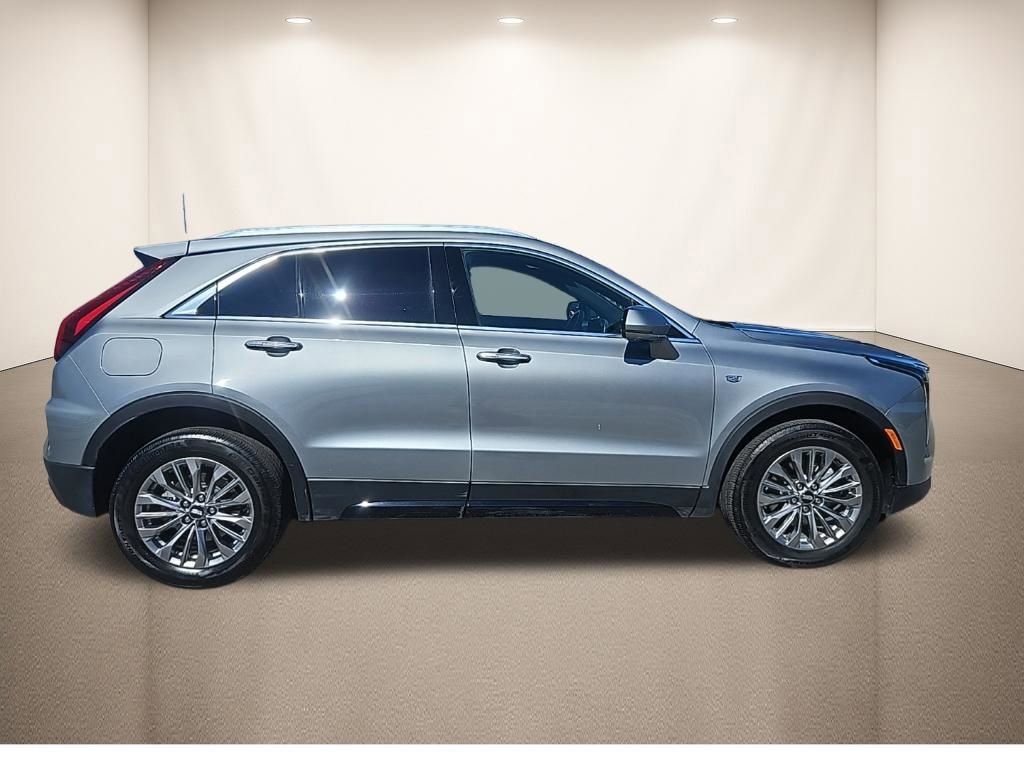 Used 2025 Cadillac XT4 Premium Luxury image 10