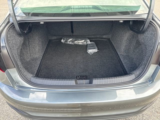 Certified 2025 Volkswagen Jetta Sport image 30