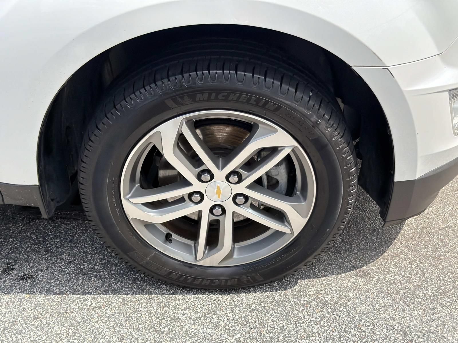 Used 2016 Chevrolet Equinox LTZ w/ Enhanced Convenience Package FWD image 12