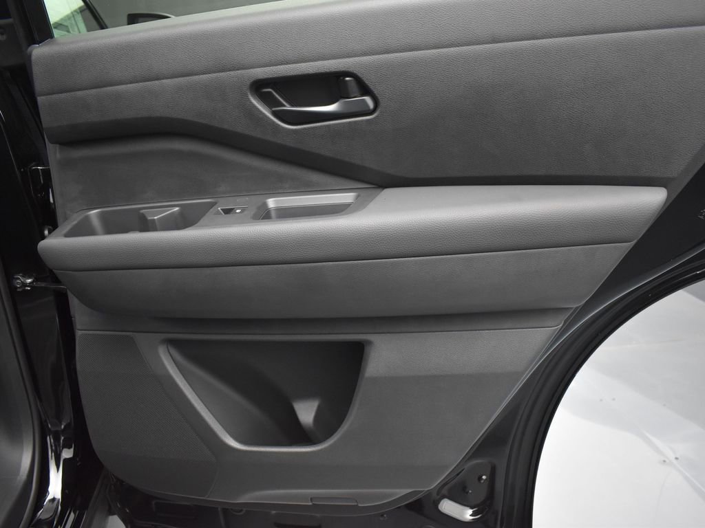 New 2025 Nissan Pathfinder S image 21