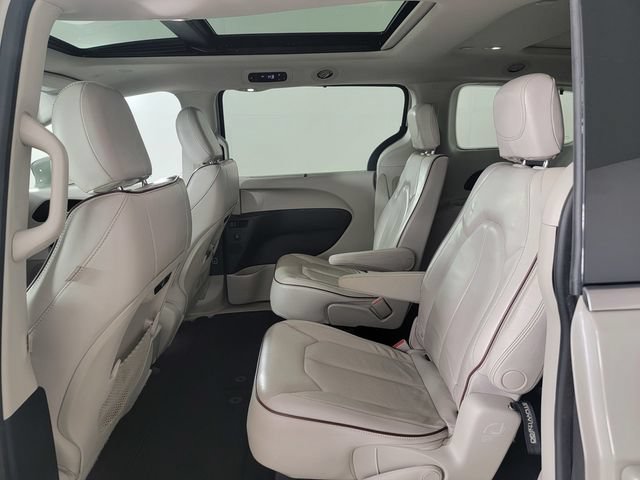 Used 2020 Chrysler Pacifica Limited FWD image 15