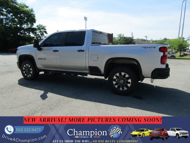 Used 2022 Chevrolet Silverado 2500 Custom w/ Custom Value Package AWD/4WD image 8