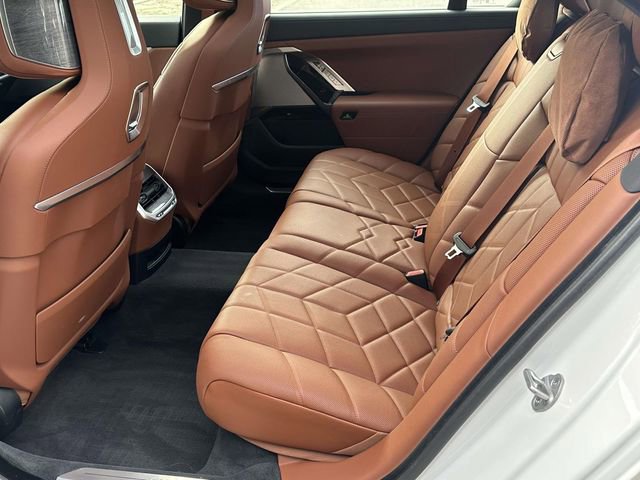 Certified 2025 BMW i7 xDrive60 image 16