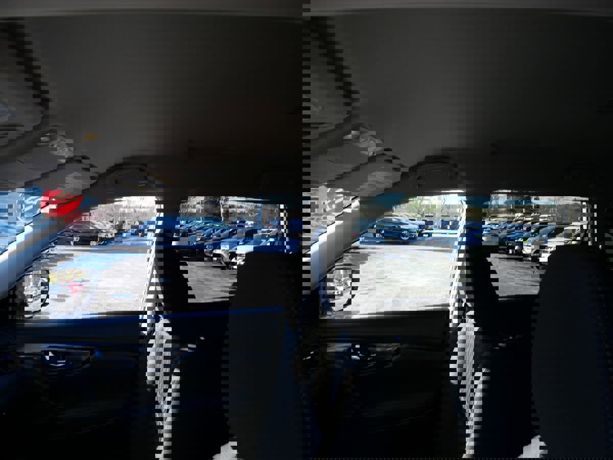 Used 2019 Nissan Rogue SV image 11