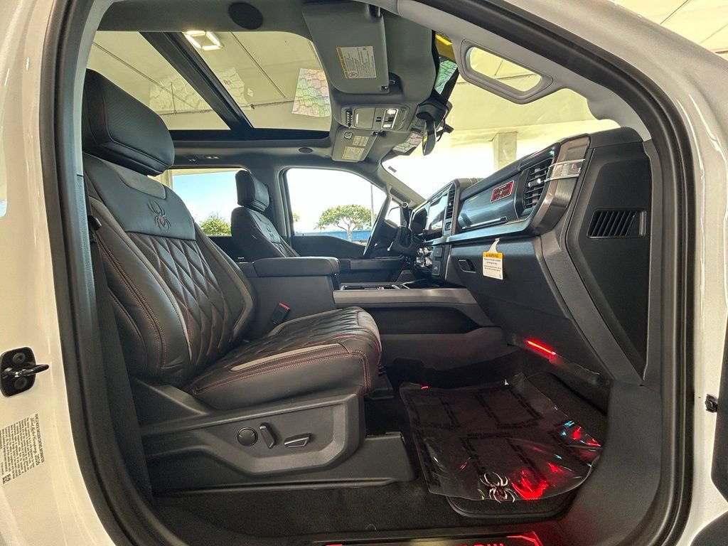 New 2026 Ford F250 Lariat w/ Black Appearance Package AWD/4WD image 28
