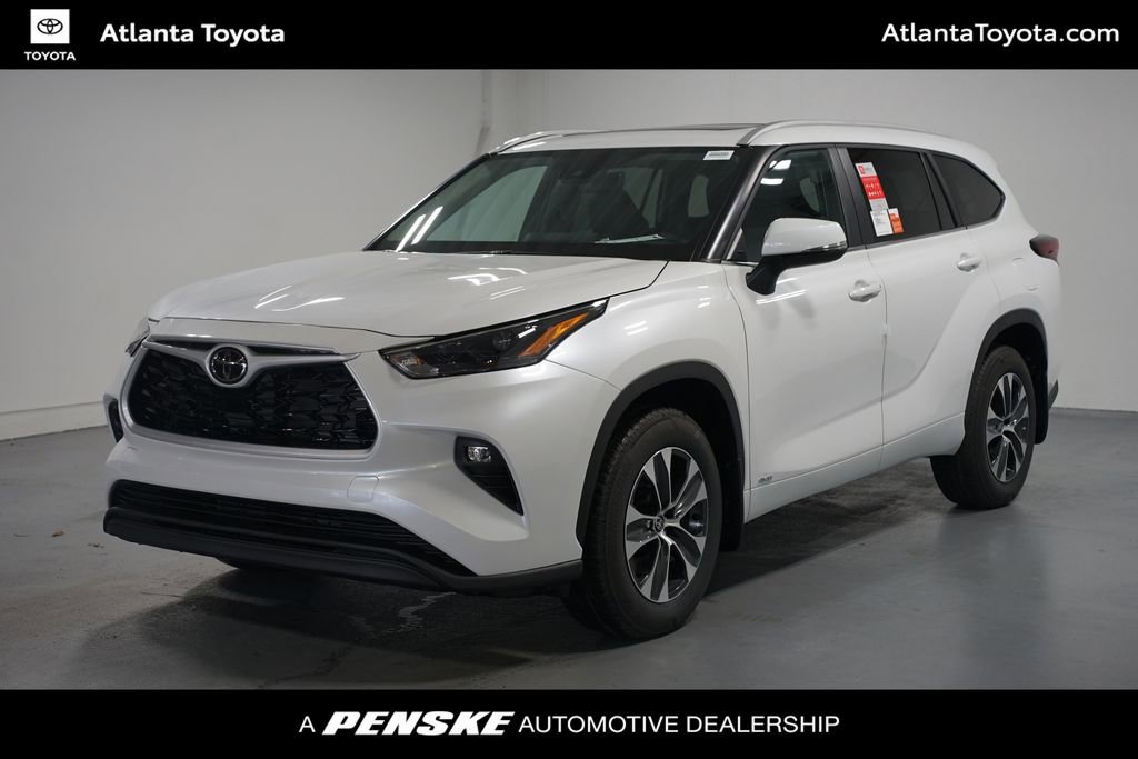 New 2025 Toyota Highlander XLE